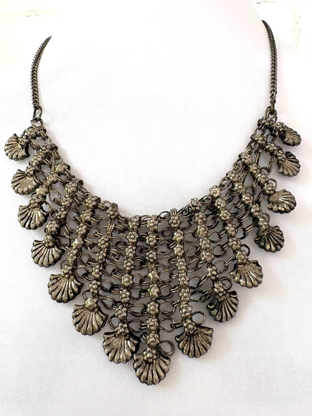Chainmaille Handcrafted Antique-Style Silver Tone Shell Fringe Bib Vtg Necklace